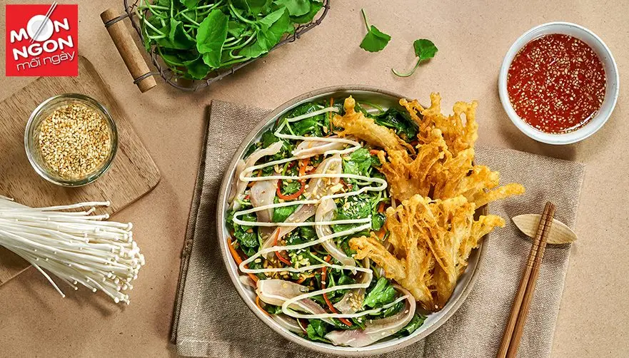 Gỏi rau m&aacute; tai heo