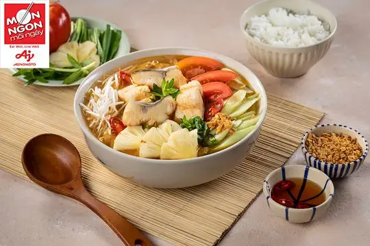 Canh chua c&aacute; dứa một nắng;