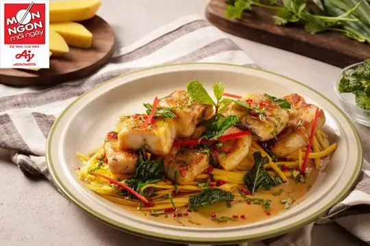C&aacute; thu chi&ecirc;n xốt thảo mộc