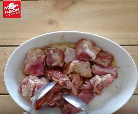 B&iacute; quyết l&agrave;m m&oacute;n Sườn x&agrave;o chua ngọt