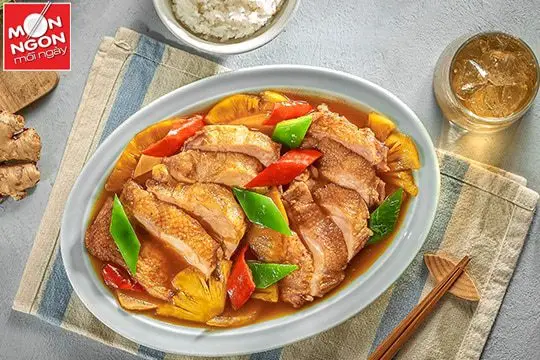 Đ&ugrave;i g&agrave; &aacute;p chảo xốt thơm