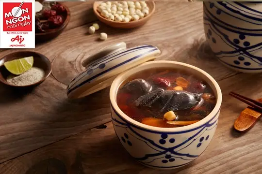 G&agrave; &aacute;c tiềm thuốc bắc