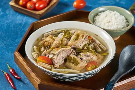 Canh g&agrave; l&aacute; me non
