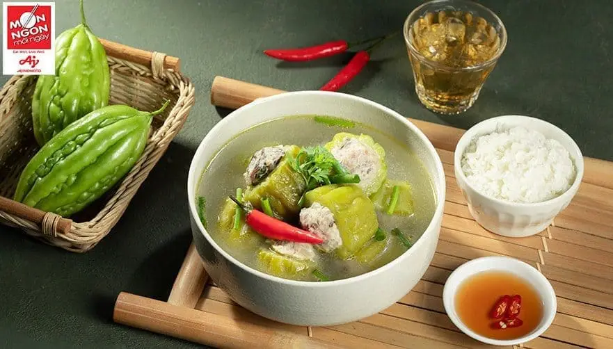 Canh khổ qua nhồi thịt kh&ocirc;ng chỉ l&agrave; m&oacute;n ăn gi&agrave;u dưỡng chất m&agrave; c&ograve;n l&agrave; lời nguyện cầu cho những điều may mắn trong năm mới.