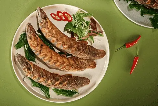 C&aacute; chạch chi&ecirc;n l&aacute; quế
