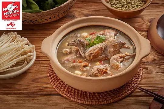 Lẩu ch&aacute;o chim c&uacute;t hạt sen