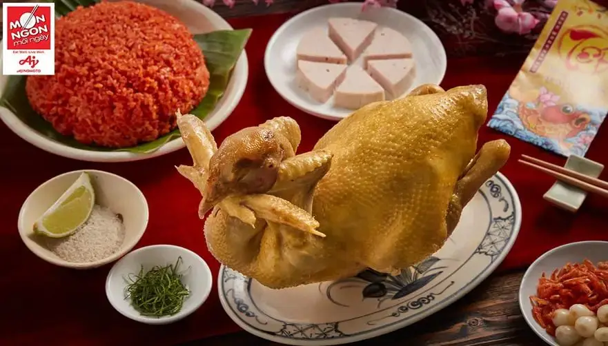 G&agrave; luộc l&agrave; m&oacute;n kh&ocirc;ng thể thiếu trong m&acirc;m cỗ đ&aacute;m giỗ miền Bắc