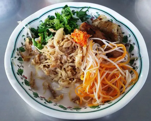 B&aacute;nh tằm b&igrave; l&agrave; một trong những m&oacute;n b&aacute;nh đặc sản miền T&acirc;y
