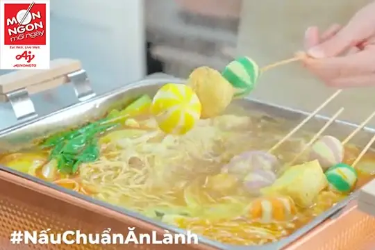 Lẩu c&agrave; ri nh&uacute;ng
