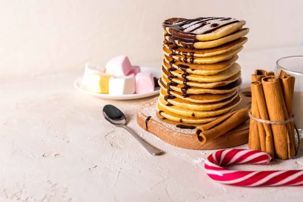 M&oacute;n Pancake socola gi&aacute;ng sinh bắt mắt, thơm ngon, chiều l&ograve;ng mọi lứa tuổi