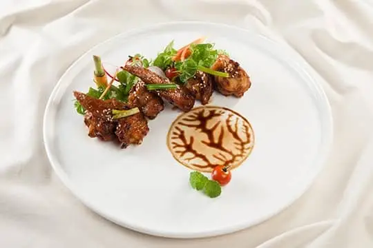 C&aacute;nh g&agrave; chi&ecirc;n Coca