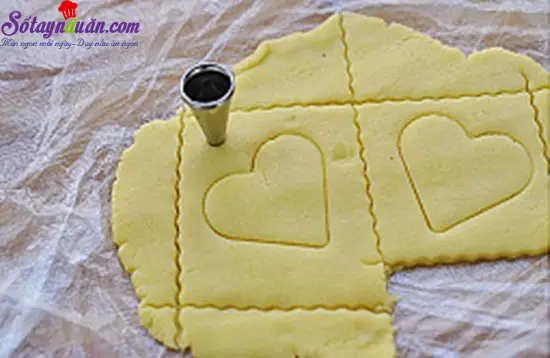c&aacute;ch l&agrave;m cookie tr&aacute;i tim cho ng&agrave;y Valentine 5