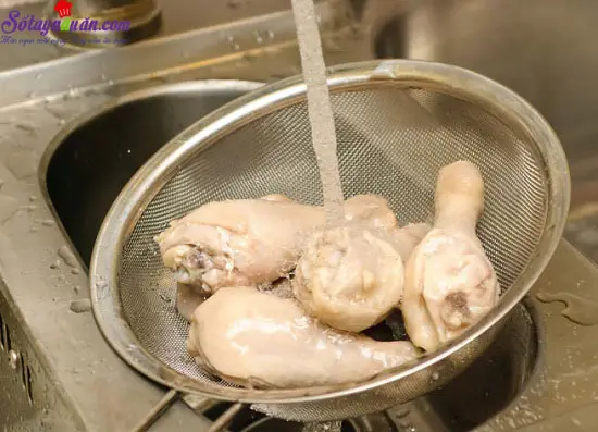 c&aacute;ch l&agrave;m đ&ugrave;i g&agrave; om cay 2