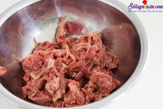 c&aacute;ch l&agrave;m s&uacute;p lơ x&agrave;o thịt b&ograve; 1