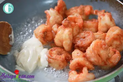 c&aacute;ch l&agrave;m t&ocirc;m chi&ecirc;n cốt dừa 6