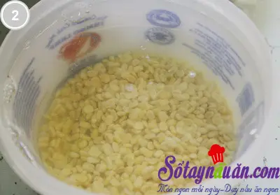 Ch&aacute;o hạt sen nấu c&ugrave;ng bắp b&ograve; 2