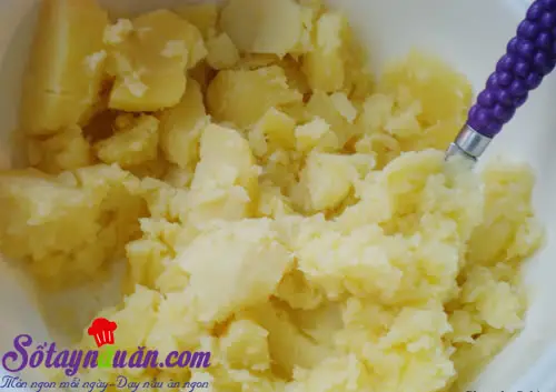 c&aacute;ch l&agrave;m khoai t&acirc;y bọc thịt chi&ecirc;n 3