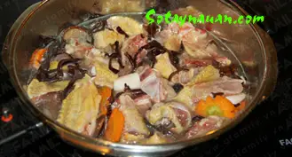C&aacute;ch l&agrave;m m&oacute;n thịt g&agrave; nấu đ&ocirc;ng 4