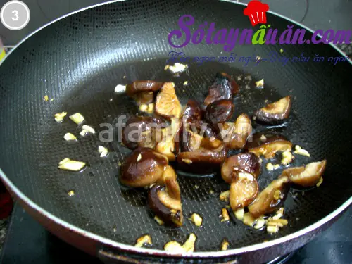 B&ograve; vi&ecirc;n x&agrave;o cải th&igrave;a nấm hương 3