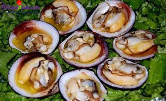 huong-dan-lam-mon-ngheu-nuong-oc-luoc-don-gian-thom-ngon-cho-ong-xa-nham-nhi-cuoi-tuan-1