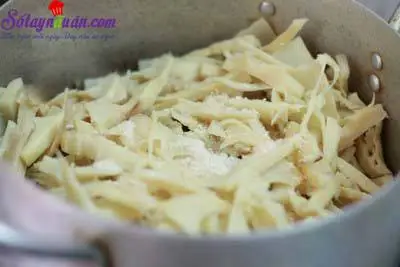 C&aacute;ch l&agrave;m canh c&aacute; nấu măng 6
