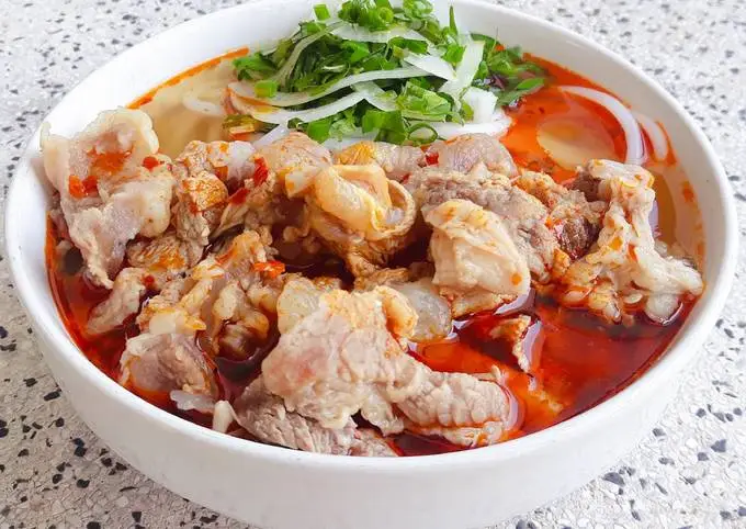 C&aacute;ch nấu b&uacute;n b&ograve; huế g&acirc;n