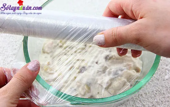 c&aacute;ch l&agrave;m m&oacute;n chả g&agrave; nấm chi&ecirc;n gi&ograve;n 4