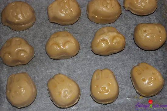 C&aacute;ch l&agrave;m b&aacute;nh Trung thu h&igrave;nh ngộ nghĩnh cho b&eacute; y&ecirc;u 15