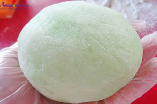 c&aacute;ch l&agrave;m b&aacute;nh dẻo đậu xanh l&aacute; dứa 4