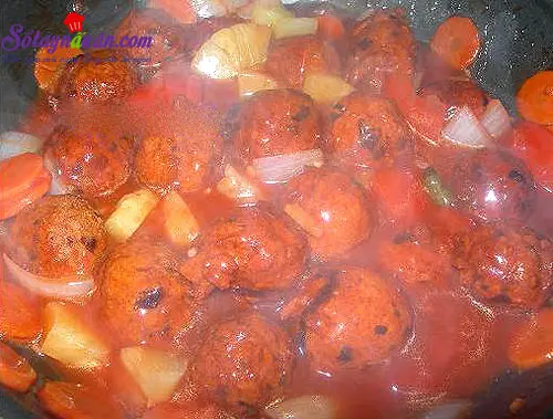 Thịt vi&ecirc;n sốt chua ngọt 5