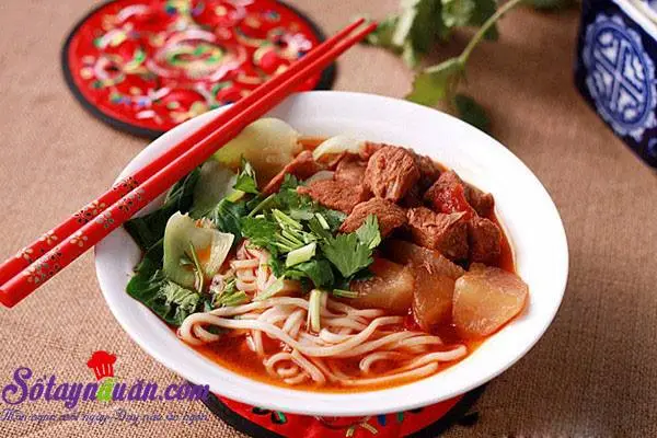 Hướng dẫn m&oacute;n m&igrave; thịt b&ograve; hầm chi&ecirc;u đ&atilde;i cả nh&agrave; ng&agrave;y se lạnh kết quả
