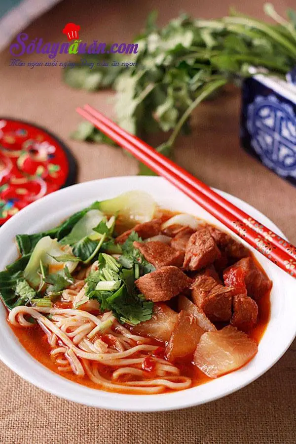 Hướng dẫn m&oacute;n m&igrave; thịt b&ograve; hầm chi&ecirc;u đ&atilde;i cả nh&agrave; ng&agrave;y se lạnh kết quả