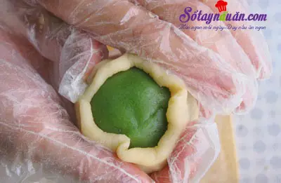 Mẹo nặn nh&acirc;n b&aacute;nh nướng đ&uacute;ng c&aacute;ch cho b&aacute;nh th&ecirc;m ngon 8
