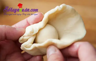 C&aacute;ch l&agrave;m b&aacute;nh bao chi&ecirc;n nh&acirc;n lạp xưởng ngon tuyệt hảo 6