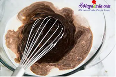 C&aacute;ch l&agrave;m b&aacute;nh b&ocirc;ng lan chocolate ngon m&ecirc; mẩn 3