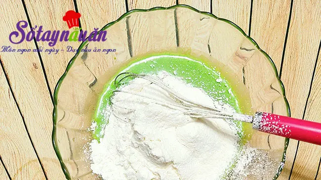 C&aacute;ch l&agrave;m b&aacute;nh chiffon l&aacute; dứa thơm mềm xốp cực ngon 3