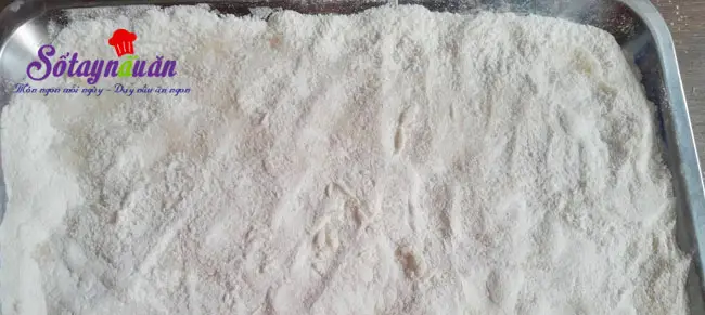 C&aacute;ch l&agrave;m b&aacute;nh dẻo nh&acirc;n đậu xanh hương hoa bởi thơm lừng 3