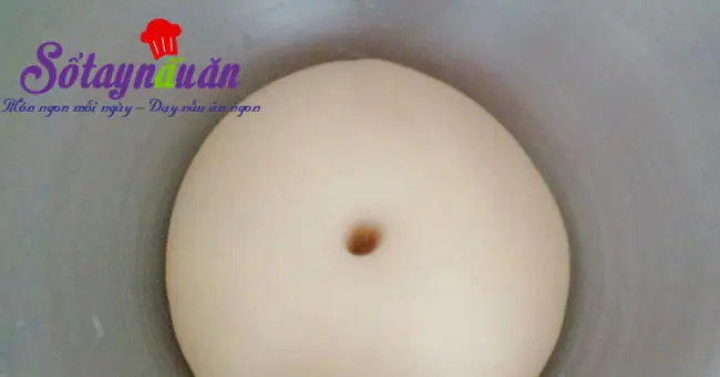 B&aacute;nh m&igrave; chi&ecirc;n nh&acirc;n kem custard 6