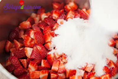 C&ocirc;ng thức cho m&oacute;n b&aacute;nh quế cuộn mứt d&acirc;u ngon tuyệt hảo 4