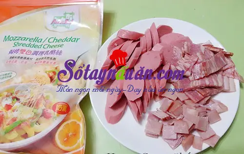 Học c&aacute;ch l&agrave;m b&aacute;nh pizza giăm b&ocirc;ng đơn giản tại nh&agrave; 4