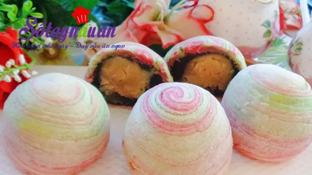 Học l&agrave;m b&aacute;nh trung thu cầu vồng bảy sắc đẹp m&ecirc; mẩn