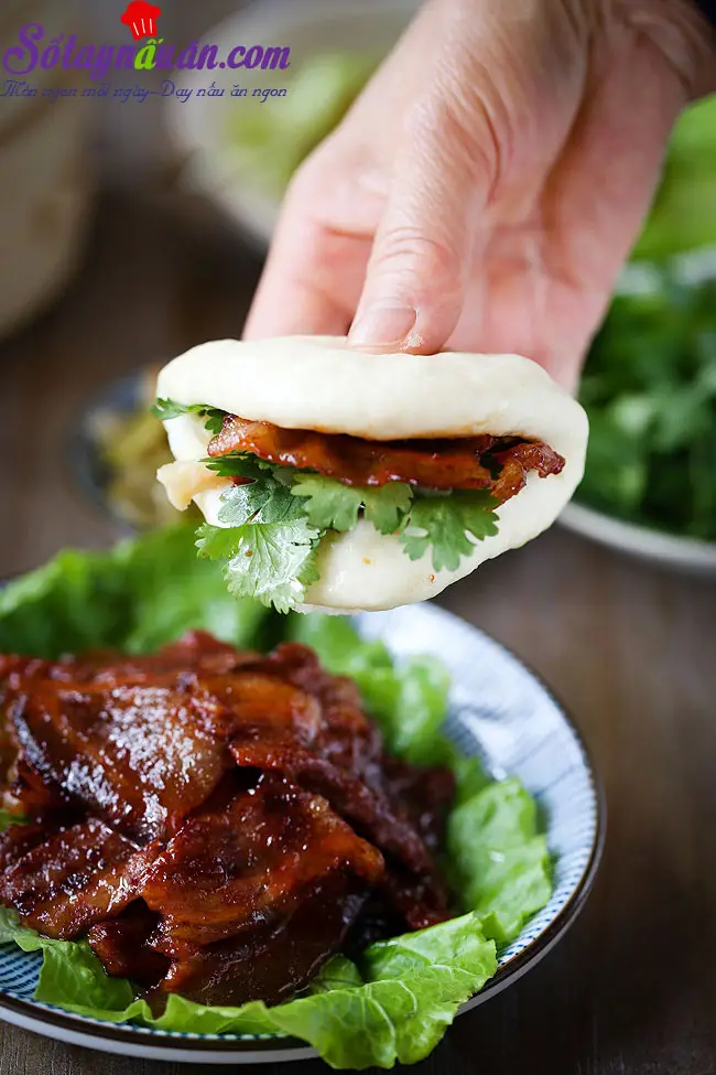 Hướng dẫn l&agrave;m b&aacute;nh bao nh&acirc;n thịt ba chỉ ngon b&aacute; ch&aacute;y kết quả