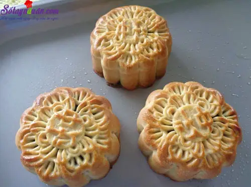 c&aacute;ch l&agrave;m b&aacute;nh nướng nh&acirc;n m&egrave; đen trứng muối 9
