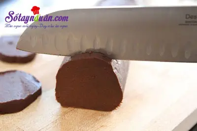 Hướng dẫn l&agrave;m b&aacute;nh Oreo bơ đậu phộng cực ngon 11