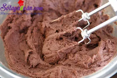 Hướng dẫn l&agrave;m b&aacute;nh Oreo bơ đậu phộng cực ngon 7