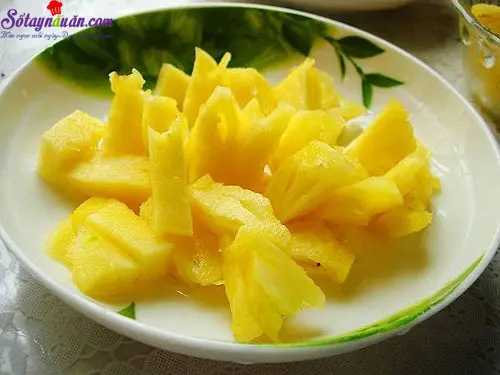 c&aacute;ch l&agrave;m sinh tố dứa 1