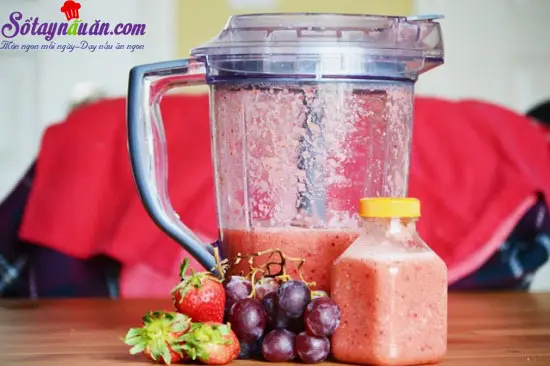 c&aacute;ch l&agrave;m sinh tố hoa quả 1