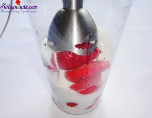 Hướng dẫn l&agrave;m sinh tố hoa quả kem tươi si&ecirc;u ngon 1