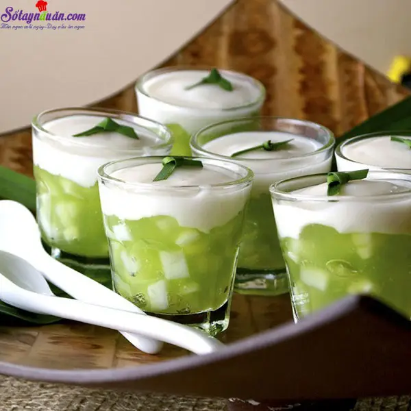 Cách làm bánh thạch dừa củ năng 2 lớp kiểu Thái