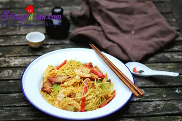 C&aacute;ch l&agrave;m b&uacute;n x&agrave;o phi&ecirc;n bản Singapore lạ m&agrave; ngon kết quả